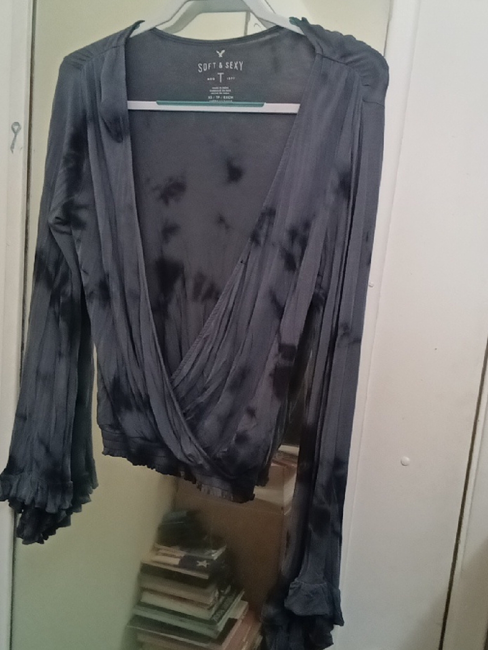 WOMEN'S American Eagle Outfitters Soft & Sexy Top in Charcoal Gray